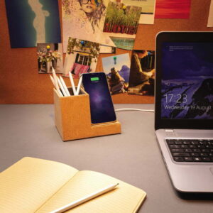 Kamštinės medžiagos rašiklių stovas su 5W belaidžiu įkrovikliu