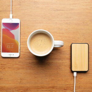 FSC® ir RCS perdirbto plastiko kišeninis įkroviklis 5 000 mAh