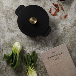 Vidutinio dydžio Ukiyo ketaus keptuvė