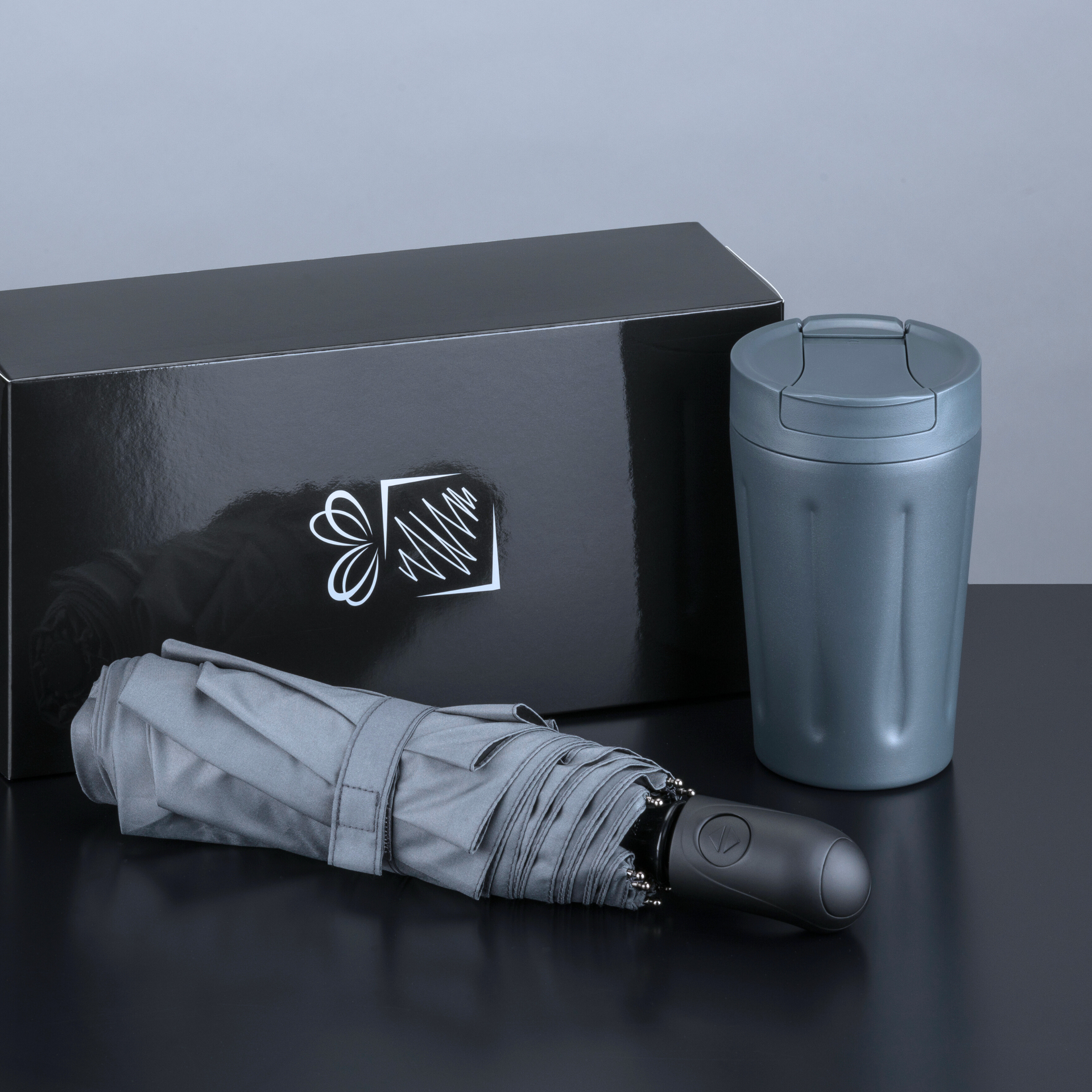 Dovanų rinkinys: „Optima“ sulankstomas skėtis ir termo puodelis