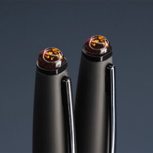 Tušinukai su gintaru