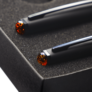 Tušinukų ir pakabuko rinkinys su gintaru