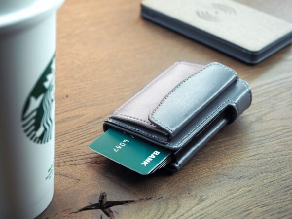 Perdirbtos odos piniginė su RFID apsauga su kortelių dėklu - Image 2