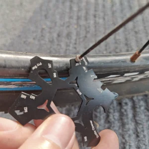 Snaigės formos multifunkcinis įrankis