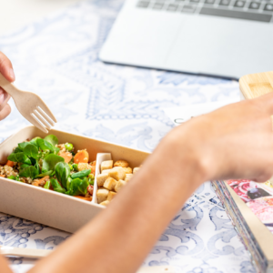 Perdirbto plastiko maisto dėžutė, 1400 ml.