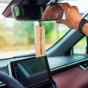 NAUJOVĖ Graviruoti mediniai automobilio kvapukai