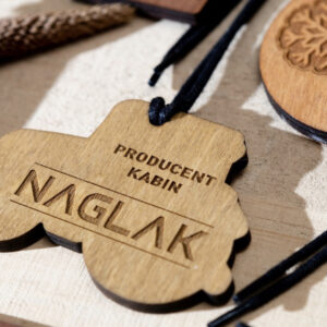 NAUJOVĖ Graviruoti mediniai automobilio kvapukai