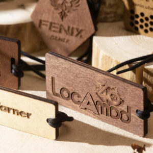 NAUJOVĖ Graviruoti mediniai automobilio kvapukai