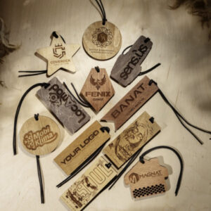 NAUJOVĖ Graviruoti mediniai automobilio kvapukai